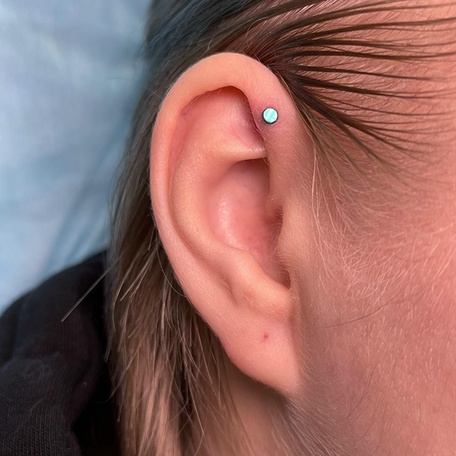 ПИРСИНГ FORWARD HELIX