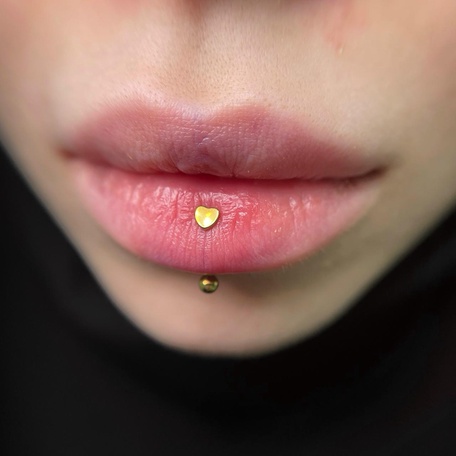 ПИРСИНГ VERTICAL LABRET