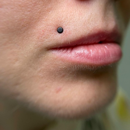 ПИРСИНГ MONROE