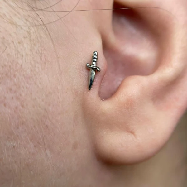 ПИРСИНГ TRAGUS