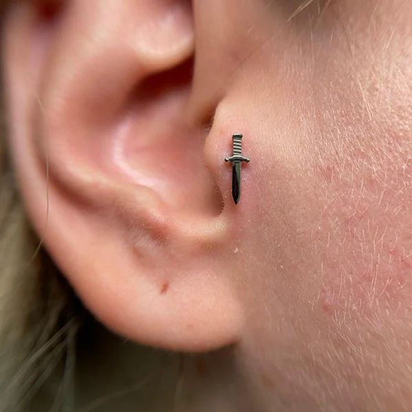 ПИРСИНГ TRAGUS