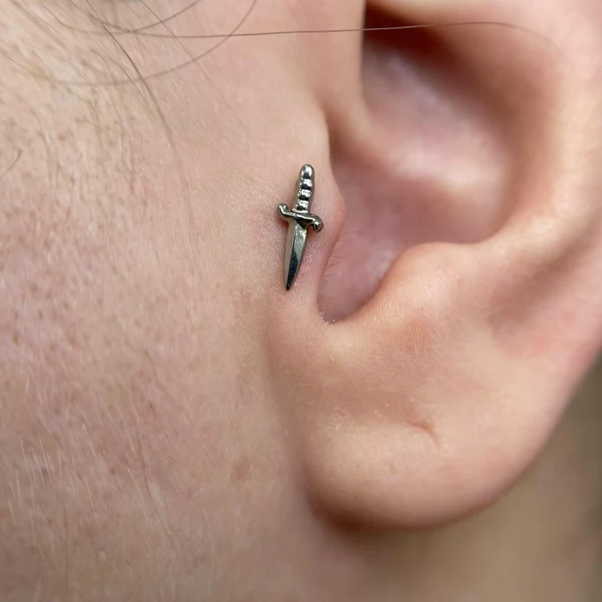 ПИРСИНГ TRAGUS