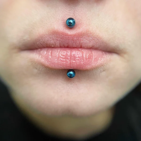 ПИРСИНГ LABRET УКУСЫ