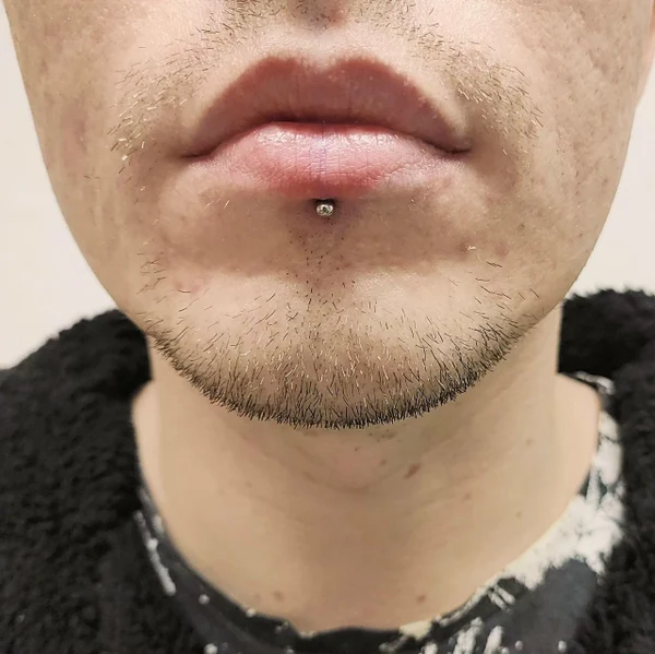 ПИРСИНГ LABRET