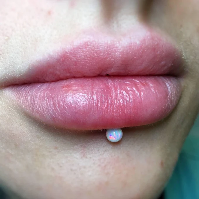 ПИРСИНГ LABRET