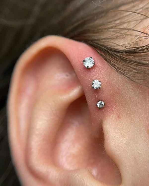 ПИРСИНГ FORWARD HELIX